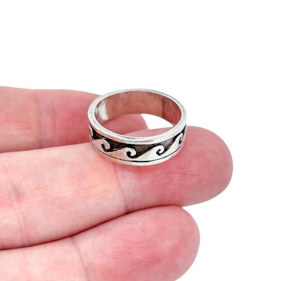 Vintage Sterling Silver 925 Oxidized Wave Band Ring Size 8.5 - Picture 1 of 8